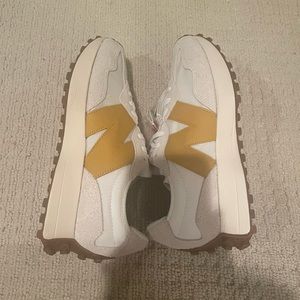 New Balance Lifestyle Shoes 8 1/2 White Yellow, Never Worn